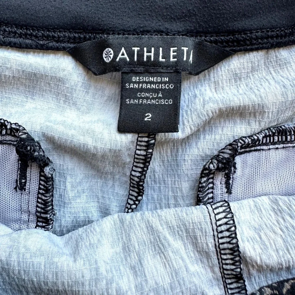 Athleta Trekkie Shorts Women's Abstract Printed-Zip Pocket-Elastic Waist-Sze 2/S